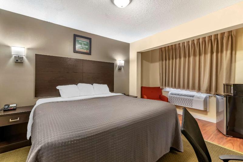 Rodeway Inn Lake George Outlets - image 7