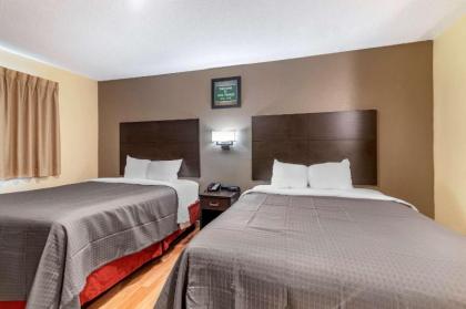 Rodeway Inn Lake George Outlets - image 12