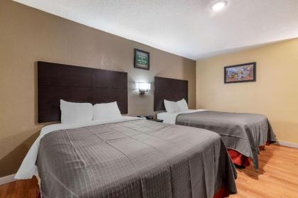 Rodeway Inn Lake George Outlets - image 13