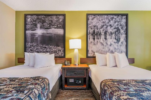 Super 8 by Wyndham Lake George/Downtown - image 14