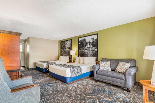 Super 8 by Wyndham Lake George/Downtown - image 24