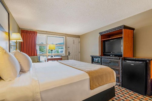Super 8 by Wyndham Lake George/Downtown - image 25
