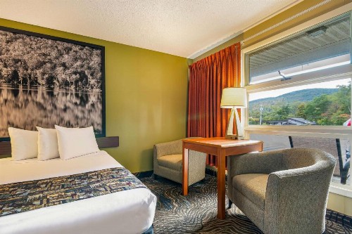 Super 8 by Wyndham Lake George/Downtown - image 40