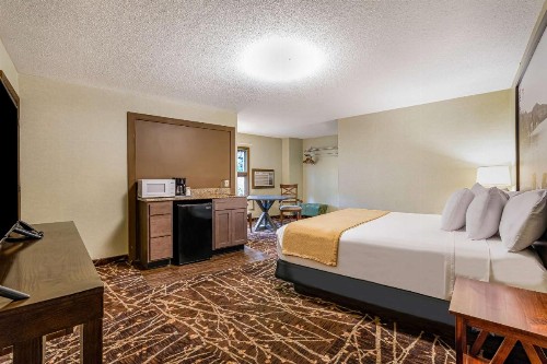 Super 8 by Wyndham Lake George/Downtown - image 48