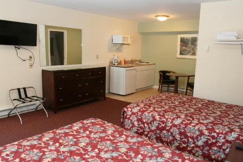 Studio Motel of Lake George - image 10