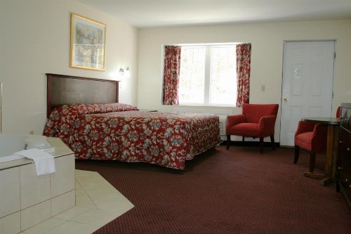 Studio Motel of Lake George - image 29