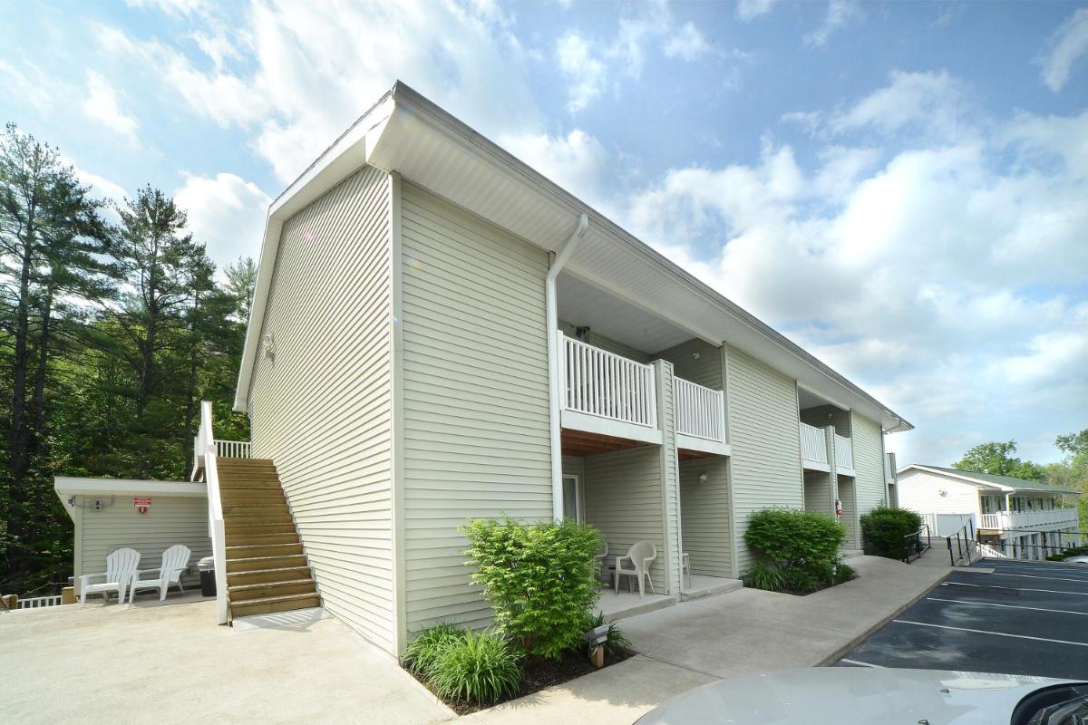 Studio Motel of Lake George - image 3