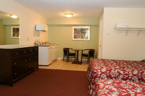Studio Motel of Lake George - image 38
