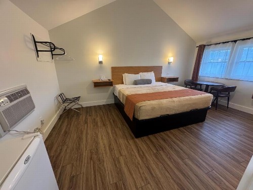 Studio Motel of Lake George - image 9