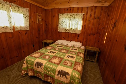 Lake George Diamond Cove Cottages Cabins & Hotel - image 12