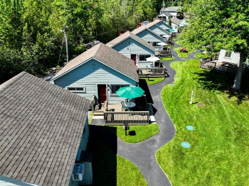 Lake George Diamond Cove Cottages Cabins & Hotel - image 22