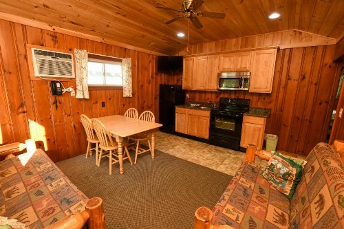 Lake George Diamond Cove Cottages Cabins & Hotel - image 23