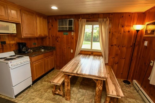 Lake George Diamond Cove Cottages Cabins & Hotel - image 32