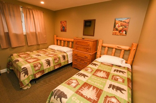 Lake George Diamond Cove Cottages Cabins & Hotel - image 36
