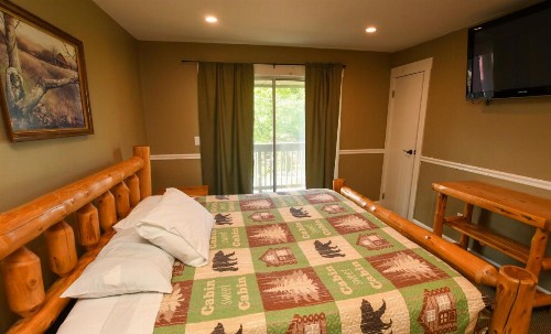 Lake George Diamond Cove Cottages Cabins & Hotel - image 7