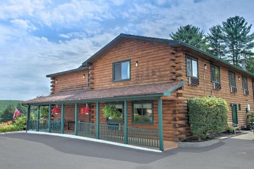 Super 8 by Wyndham Lake George/Warrensburg Area - image 2
