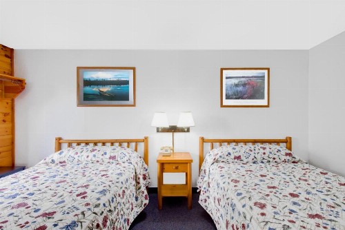 Super 8 by Wyndham Lake George/Warrensburg Area - image 23