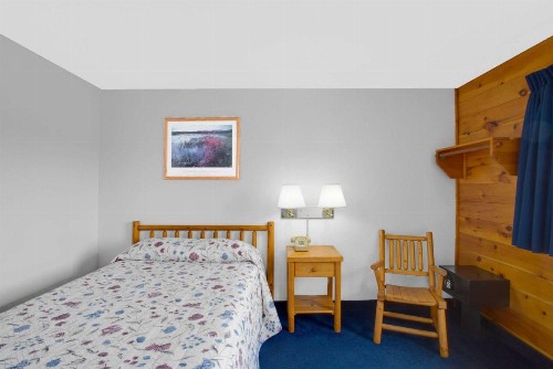 Super 8 by Wyndham Lake George/Warrensburg Area - image 5