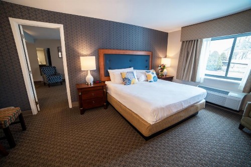 Fort William Henry Hotel - image 42
