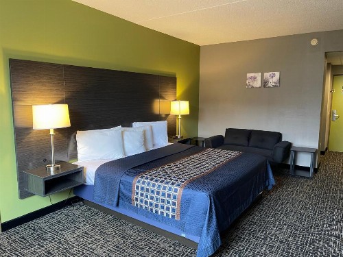 Mod Inn & Suites - image 26