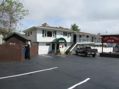The Lake George Inn - image 15
