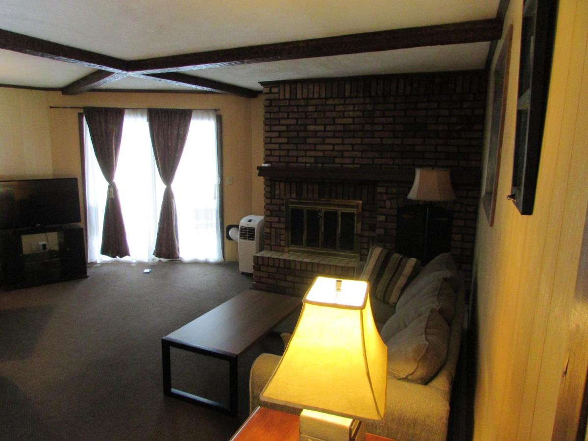 The Lake George Inn - image 2