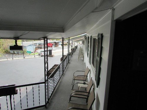 The Lake George Inn - image 25