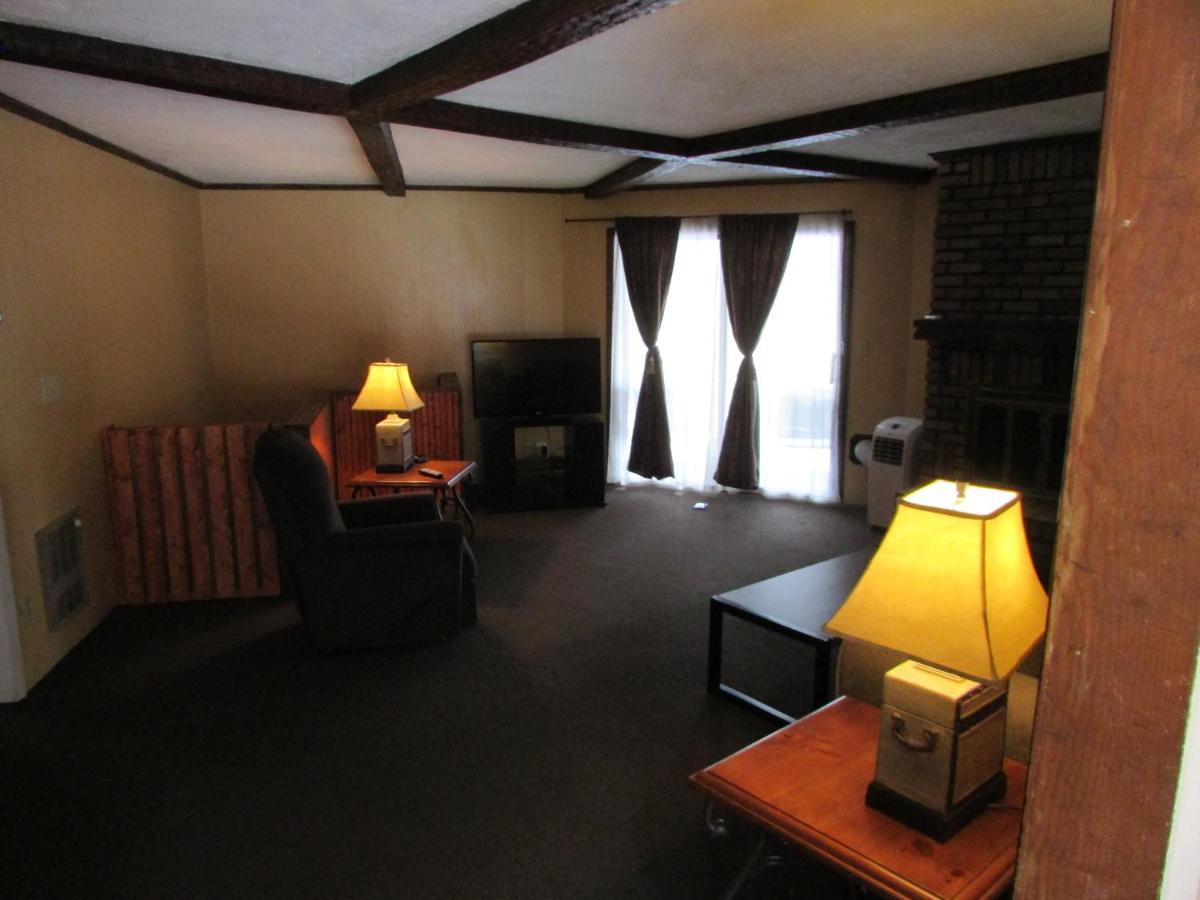 The Lake George Inn - image 3