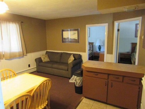 The Lake George Inn - image 33
