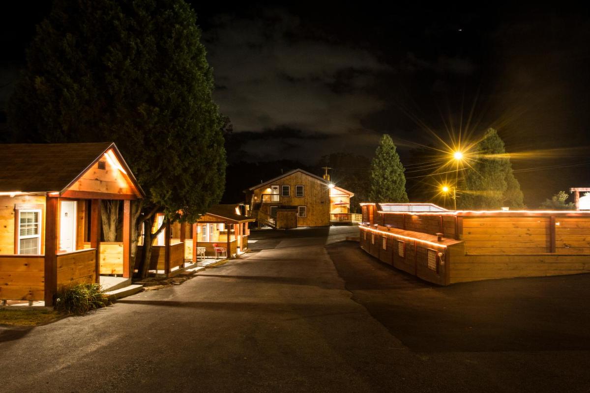King Hendrick Motel and Suites - image 7