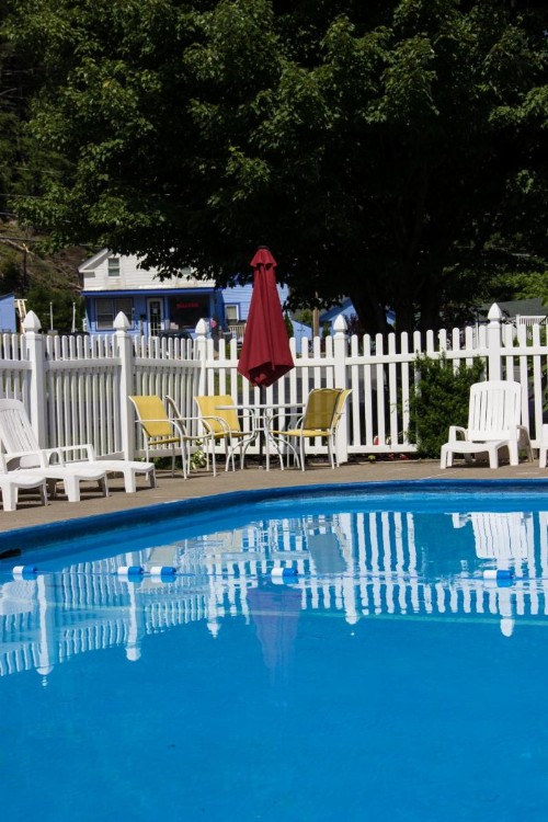 Fran Cove Motel - image 15