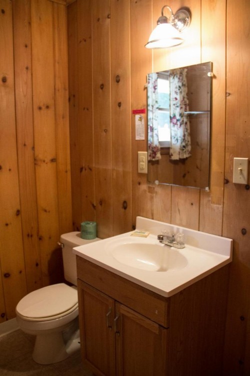Fran Cove Motel - image 19