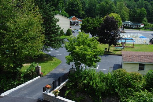Fran Cove Motel - image 47