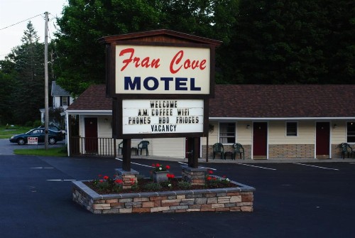 Fran Cove Motel - image 49