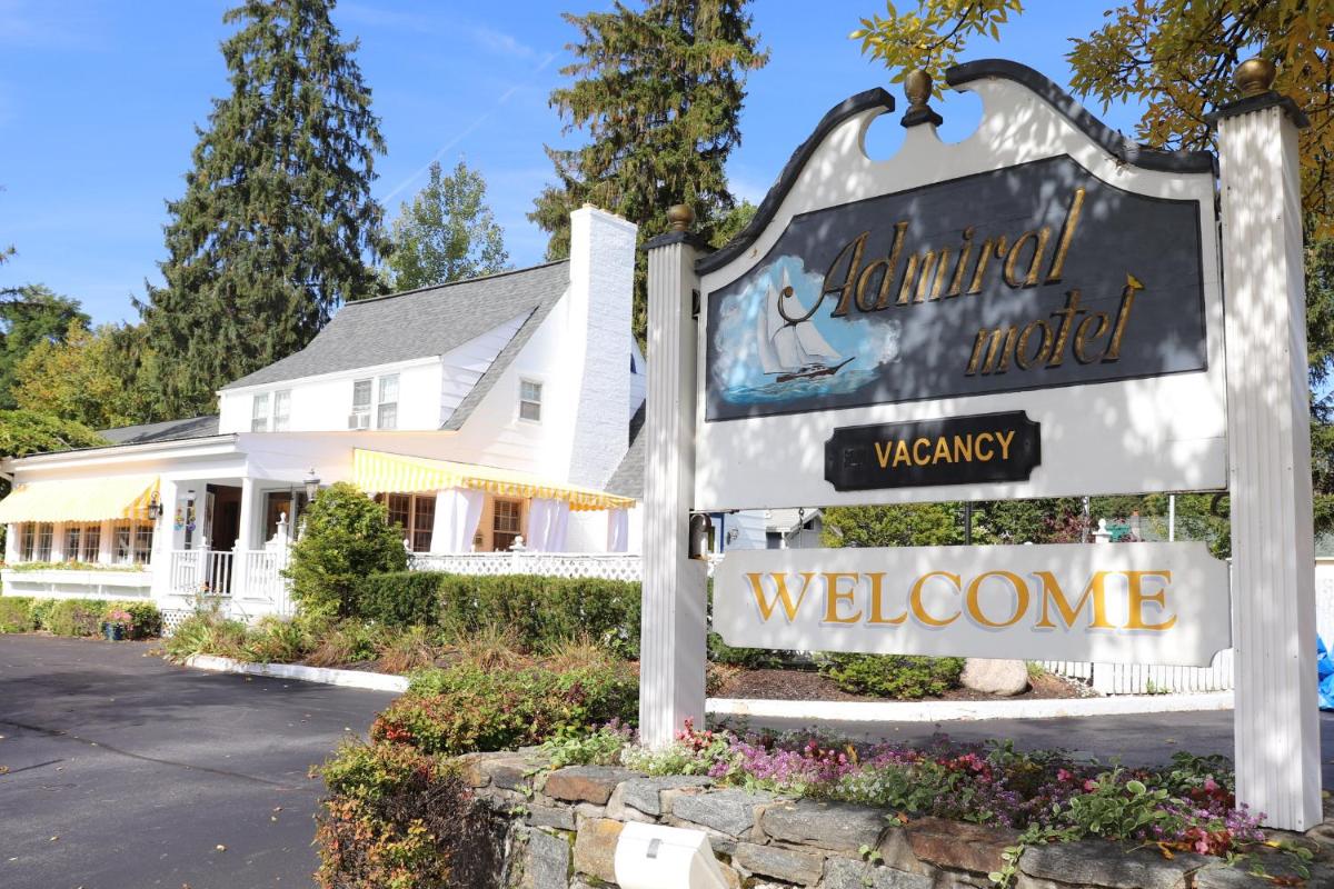 Admiral Motel - image 3