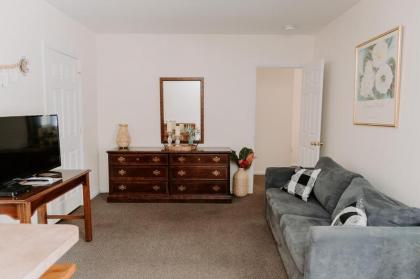 Blue Moon Motel - image 14