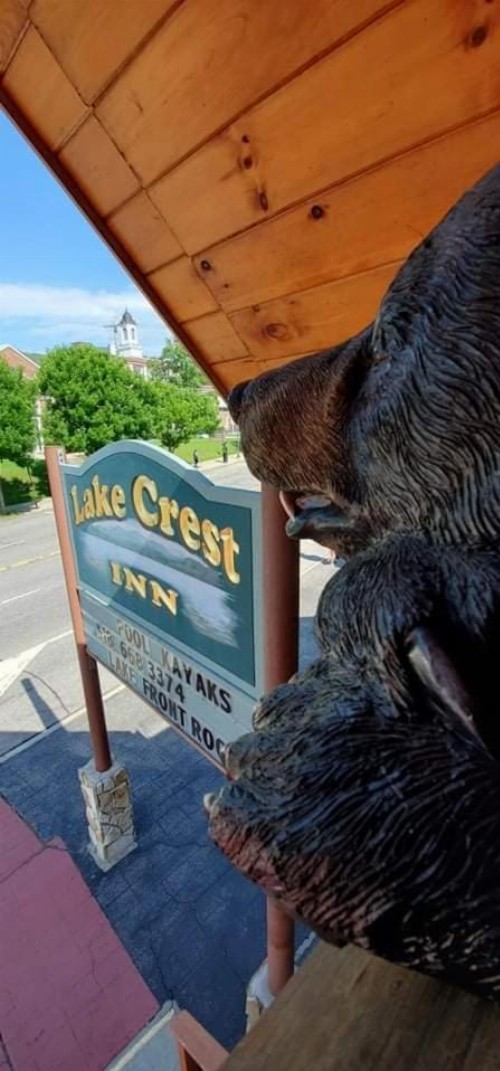 Lake Crest Inn - image 11