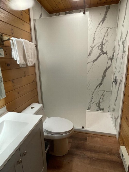Lake Crest Inn - image 23