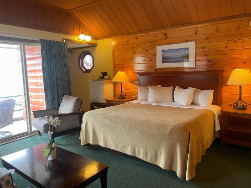 Lake Crest Inn - image 25