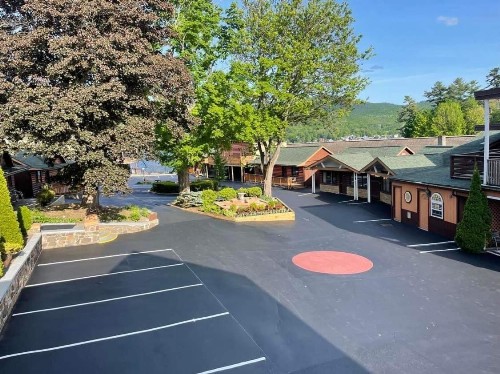 Lake Crest Inn - image 26