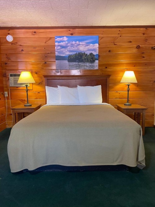 Lake Crest Inn - image 28
