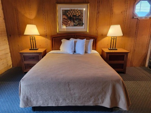 Lake Crest Inn - image 34