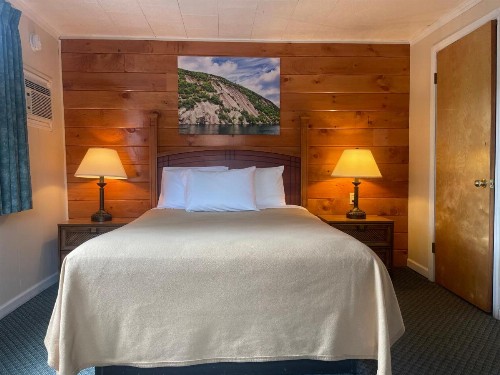 Lake Crest Inn - image 39