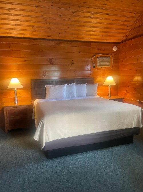 Lake Crest Inn - image 50