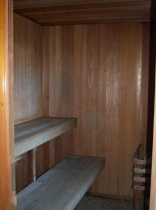 Tall Pines Motel - image 2