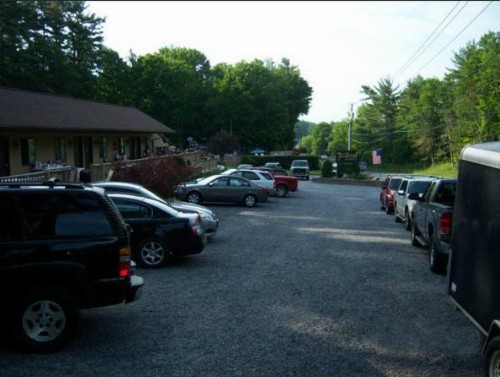 Tall Pines Motel - image 8