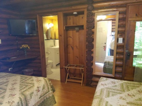 Seven Dwarfs Cabin - On The Brook Cabins - image 8
