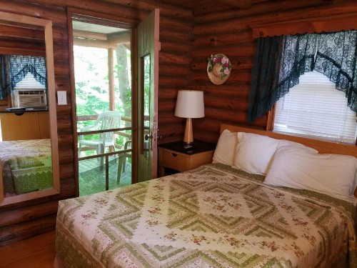 Seven Dwarfs Cabin - On The Brook Cabins - image 9