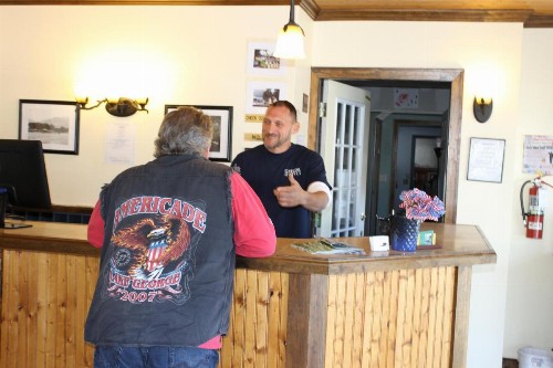 The Sundowner on Lake George - image 25