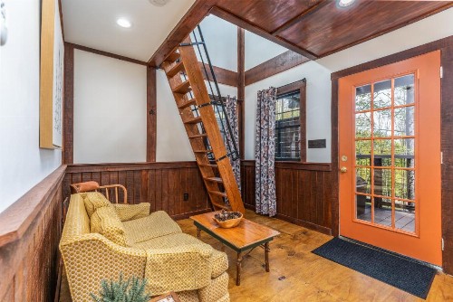 Forest Hill Lodging - image 31